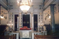 Nefusot Yehuda synagogue