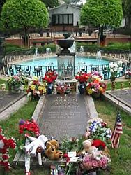 Elvis's grave at Graceland